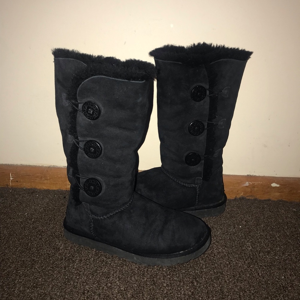 UGG Bailey Button